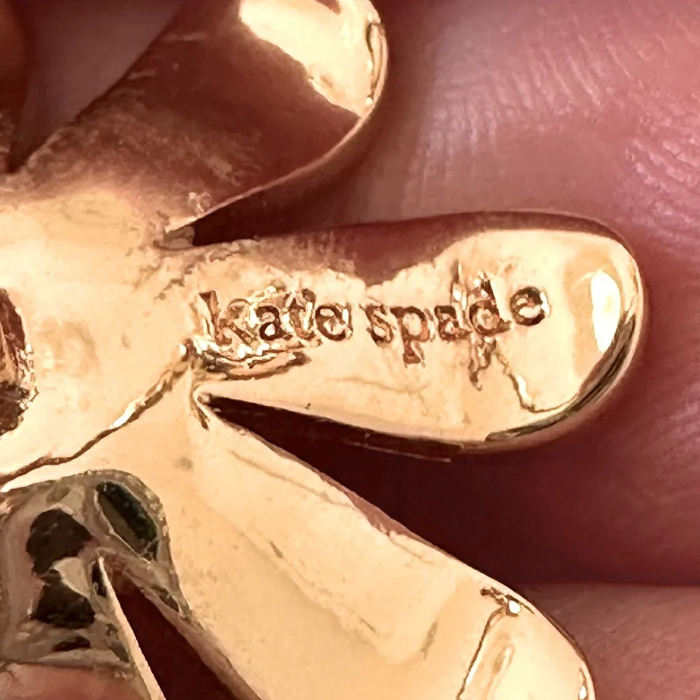 kate spade Gold and White Daisy Hummingbird Cuff Bracelet - Picture 10 of 12